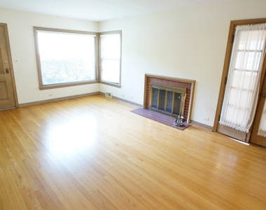 1229 Middlebury Lane - Photo Thumbnail 5