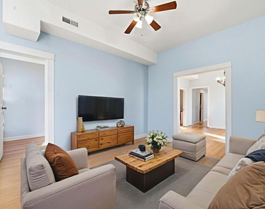 1637 S Saint Louis Avenue - Photo Thumbnail 6