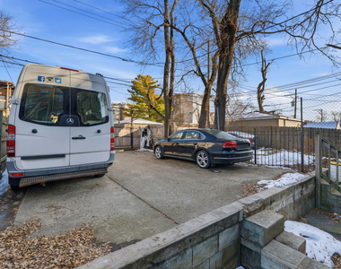 1637 S Saint Louis Avenue - Photo Thumbnail 19