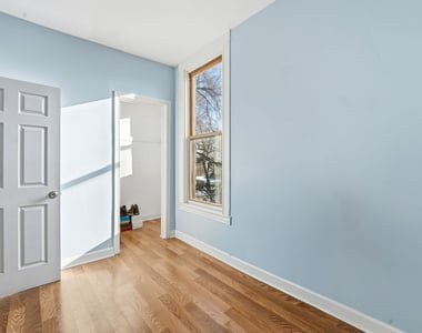 1637 S Saint Louis Avenue - Photo Thumbnail 12