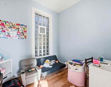 1637 S Saint Louis Avenue - Photo Thumbnail 9