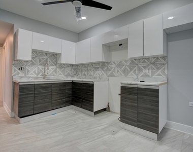 7331 S Dante Avenue - Photo Thumbnail 7