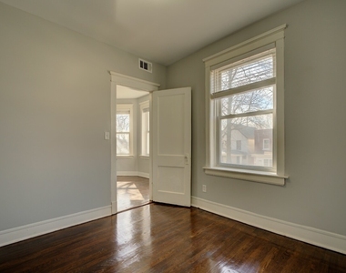 7331 S Dante Avenue - Photo Thumbnail 2