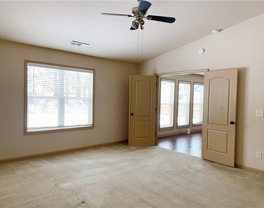 1821 Bridle Road - Photo Thumbnail 15