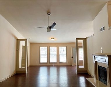 1821 Bridle Road - Photo Thumbnail 2