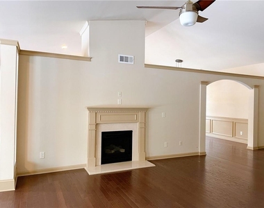 1821 Bridle Road - Photo Thumbnail 10