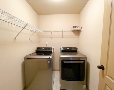 1821 Bridle Road - Photo Thumbnail 18