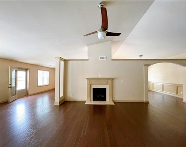 1821 Bridle Road - Photo Thumbnail 4