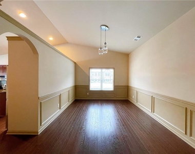 1821 Bridle Road - Photo Thumbnail 6