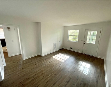 2908 Skyland Drive Ne - Photo Thumbnail 6