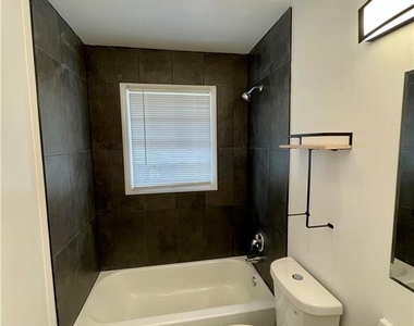 2908 Skyland Drive Ne - Photo Thumbnail 3