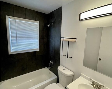 2908 Skyland Drive Ne - Photo Thumbnail 2