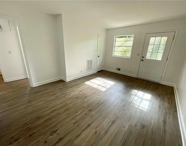 2908 Skyland Drive Ne - Photo Thumbnail 9