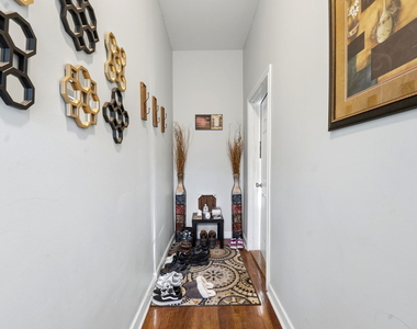1637 S Saint Louis Avenue - Photo Thumbnail 2