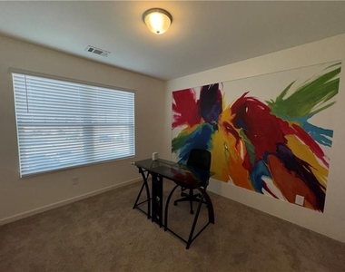 3366 Tarian Way - Photo Thumbnail 13
