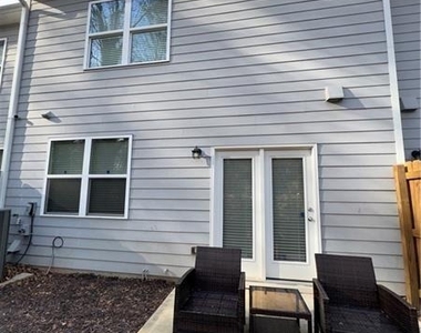 3366 Tarian Way - Photo Thumbnail 16