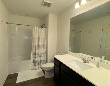 3366 Tarian Way - Photo Thumbnail 10