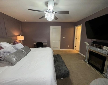 3366 Tarian Way - Photo Thumbnail 9