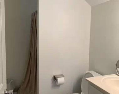 2284 Cottage Grove Avenue Se - Photo Thumbnail 4
