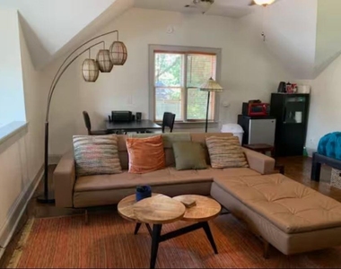 2284 Cottage Grove Avenue Se - Photo Thumbnail 5