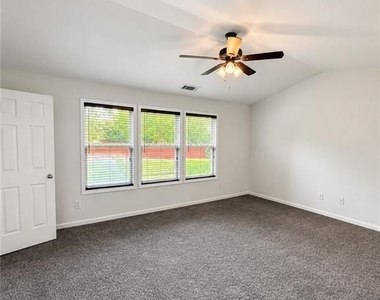 4922 Sherwood Way - Photo Thumbnail 12