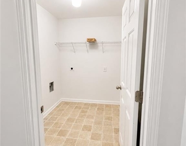 4922 Sherwood Way - Photo Thumbnail 13