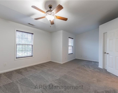 4922 Sherwood Way - Photo Thumbnail 11