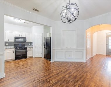 4922 Sherwood Way - Photo Thumbnail 3