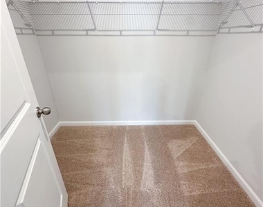 483 Crown Drive - Photo Thumbnail 14