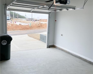 483 Crown Drive - Photo Thumbnail 19