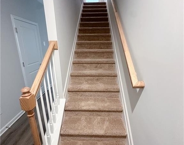 483 Crown Drive - Photo Thumbnail 11