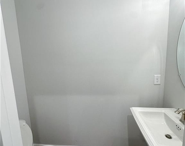 483 Crown Drive - Photo Thumbnail 17