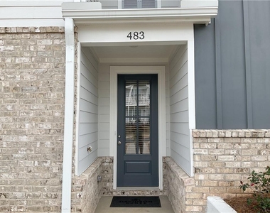 483 Crown Drive - Photo Thumbnail 2