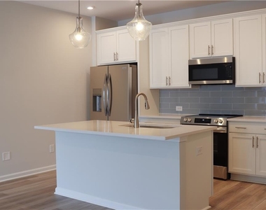495 Crown Drive - Photo Thumbnail 4