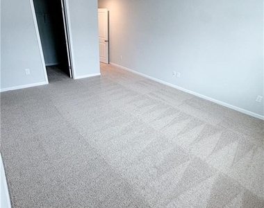 495 Crown Drive - Photo Thumbnail 10