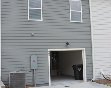 495 Crown Drive - Photo Thumbnail 19