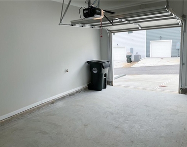 495 Crown Drive - Photo Thumbnail 18