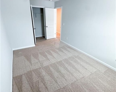 495 Crown Drive - Photo Thumbnail 12