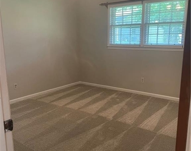 5416 N Richland Creek Road - Photo Thumbnail 9