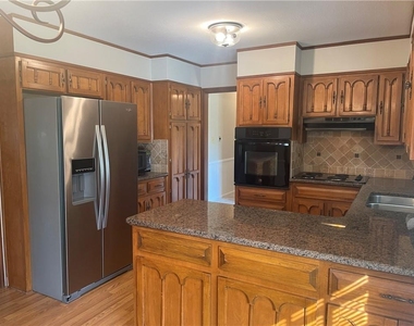 5416 N Richland Creek Road - Photo Thumbnail 6