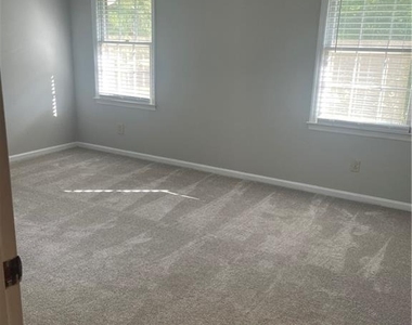 5416 N Richland Creek Road - Photo Thumbnail 11