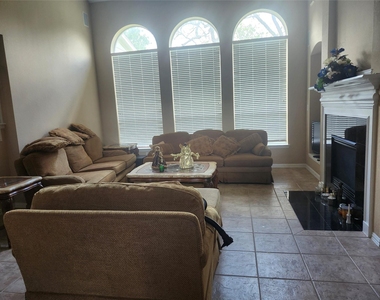 4627 Lake Knoll Court - Photo Thumbnail 9