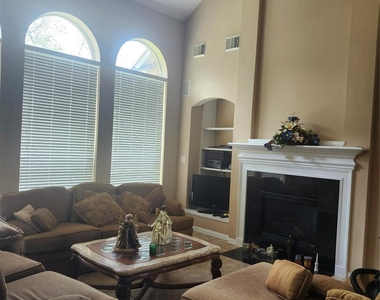 4627 Lake Knoll Court - Photo Thumbnail 10