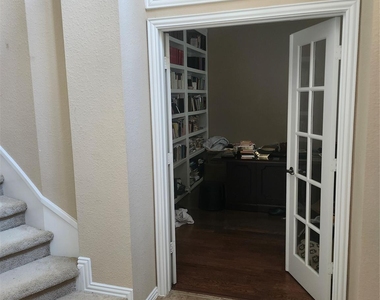 4627 Lake Knoll Court - Photo Thumbnail 3