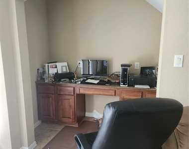 4627 Lake Knoll Court - Photo Thumbnail 8