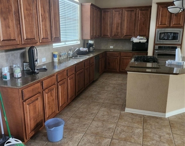 4627 Lake Knoll Court - Photo Thumbnail 5
