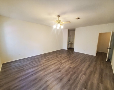 17473 Red Oak Drive - Photo Thumbnail 9