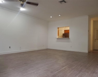 17473 Red Oak Drive - Photo Thumbnail 2