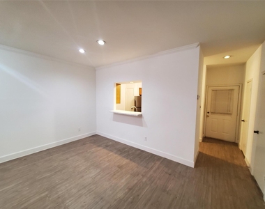 17473 Red Oak Drive - Photo Thumbnail 3