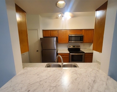 17473 Red Oak Drive - Photo Thumbnail 4